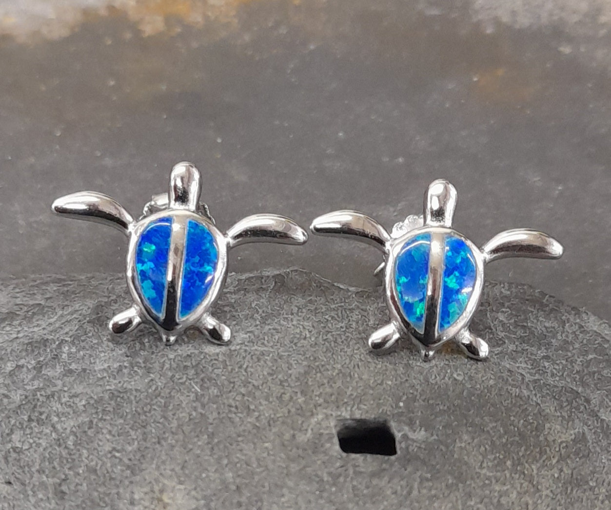 RECON OPAL TURTLE STUD 19 X 11MM