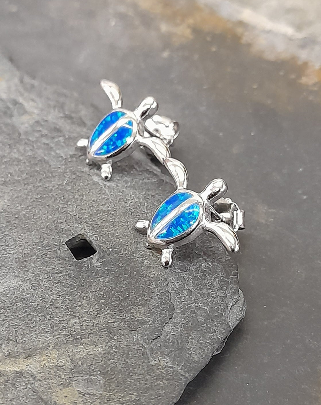 RECON OPAL TURTLE STUD 19 X 11MM