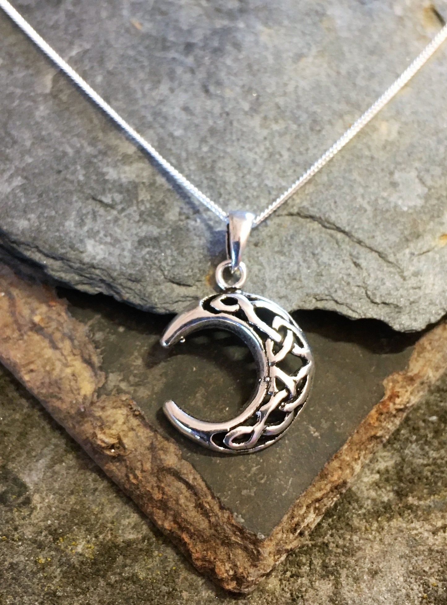 SP194BC - CELTIC MOON PENDANT 17MM DROP