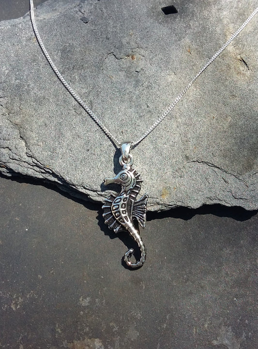 P674BC - SEAHORSE PENDANT