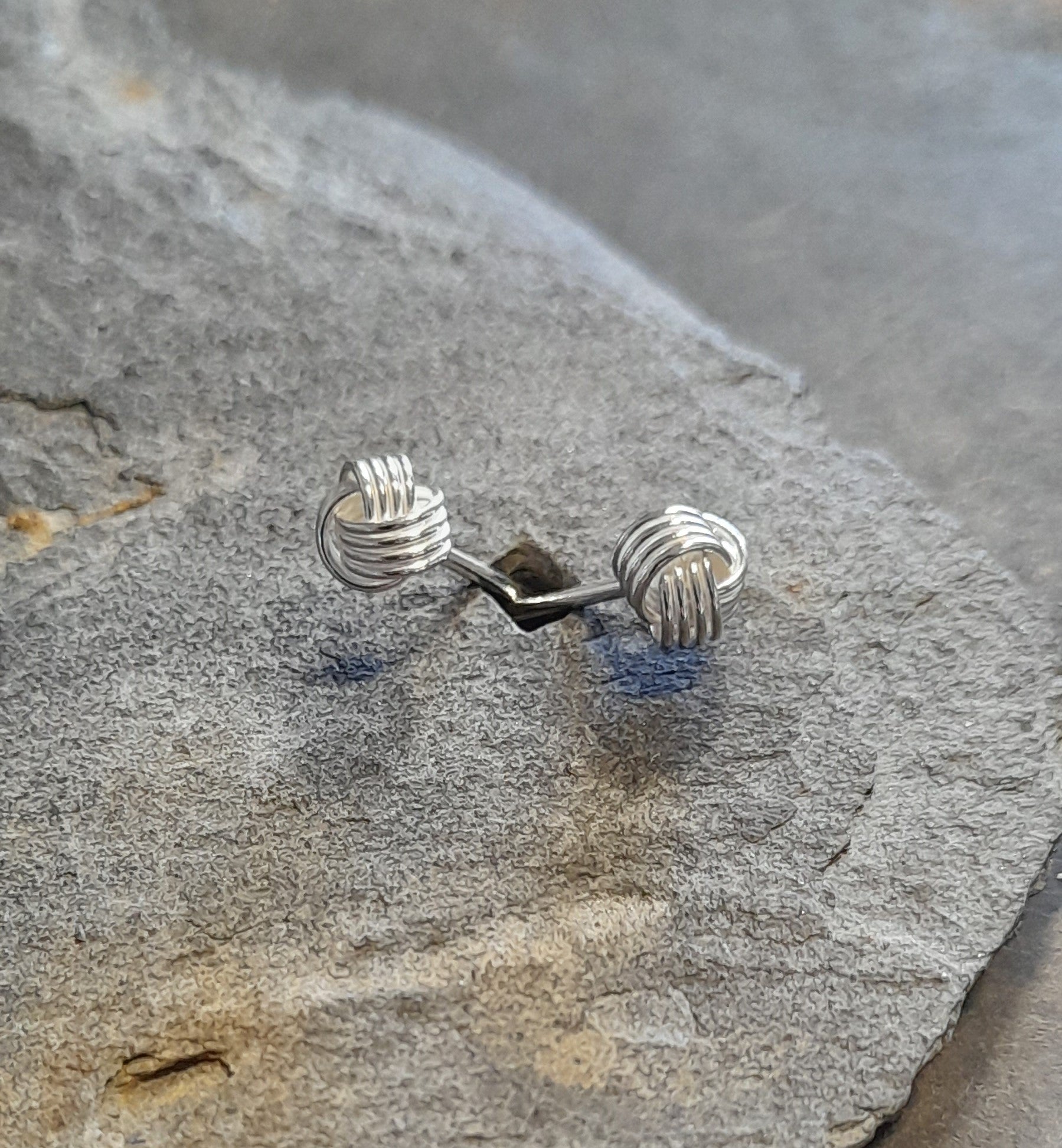 4 Row 5mm Knot Stud