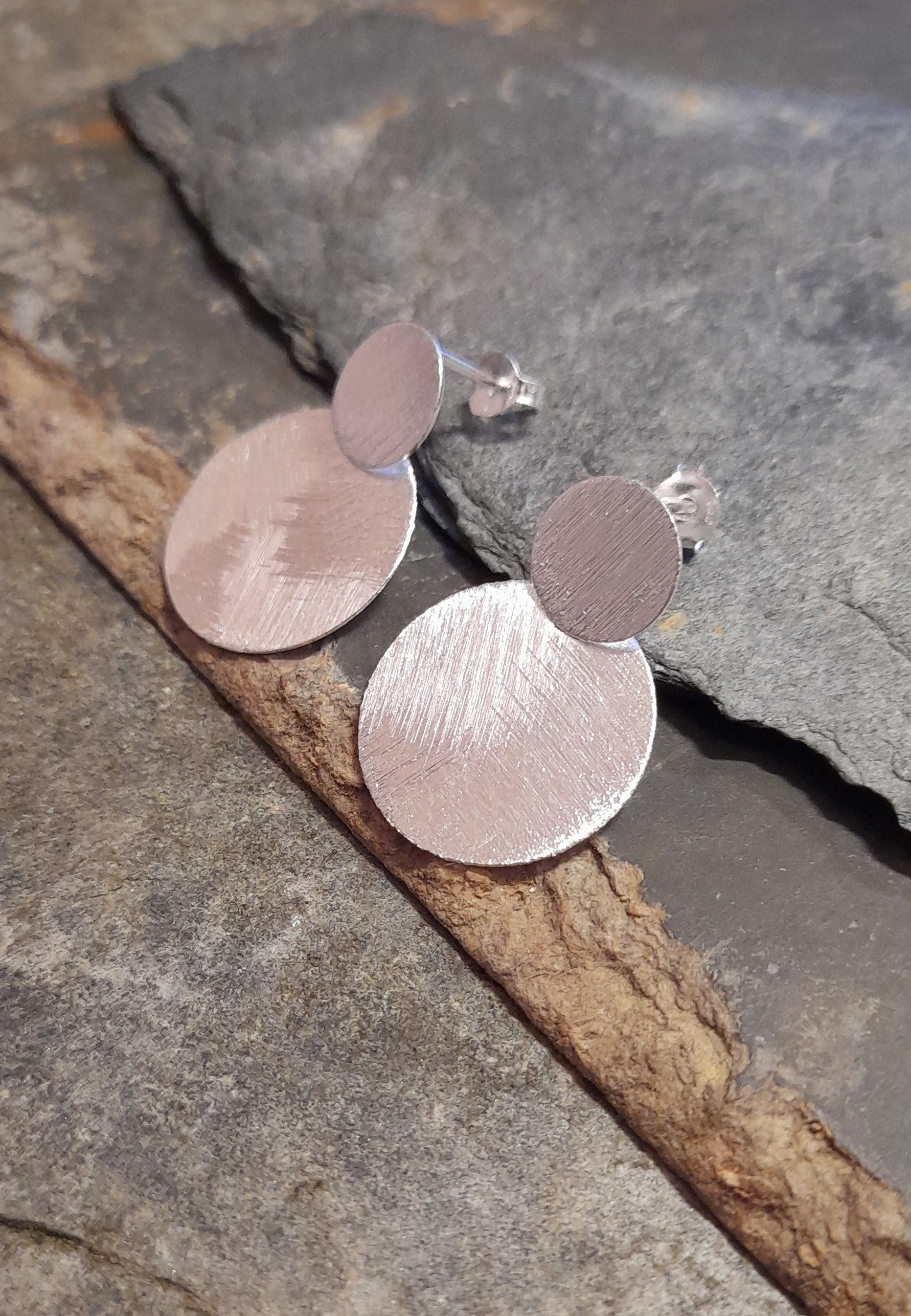 2 Circle Brushed Silver Er 25mm Drop