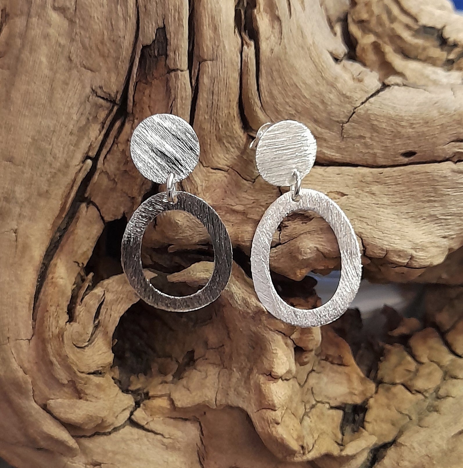 Open Oval Brushed Silver Er 30mm Drop