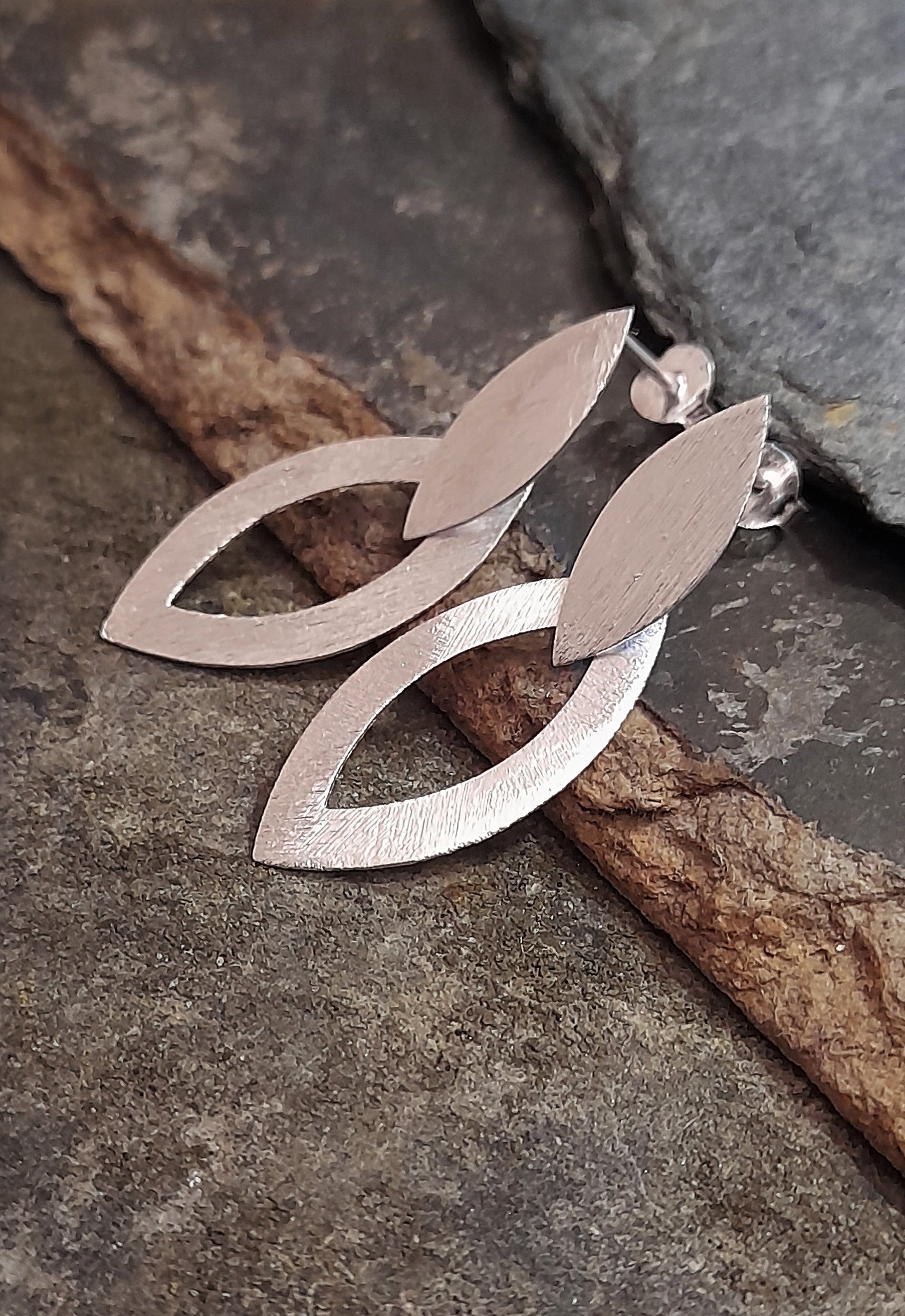 Open Shield Brushed Silver Er 32mm Drop