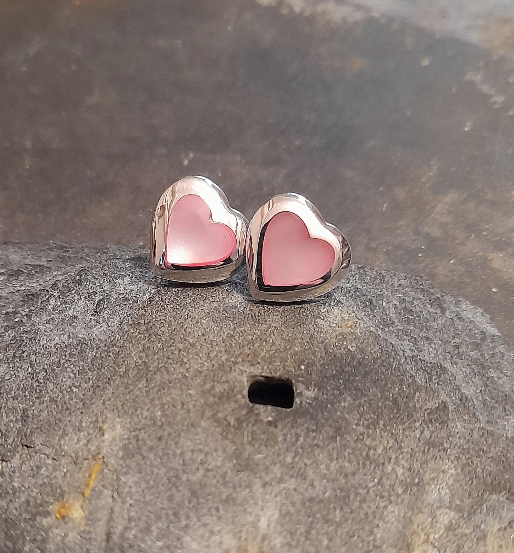 7mm Pink Mother of Pearl Heart Stud