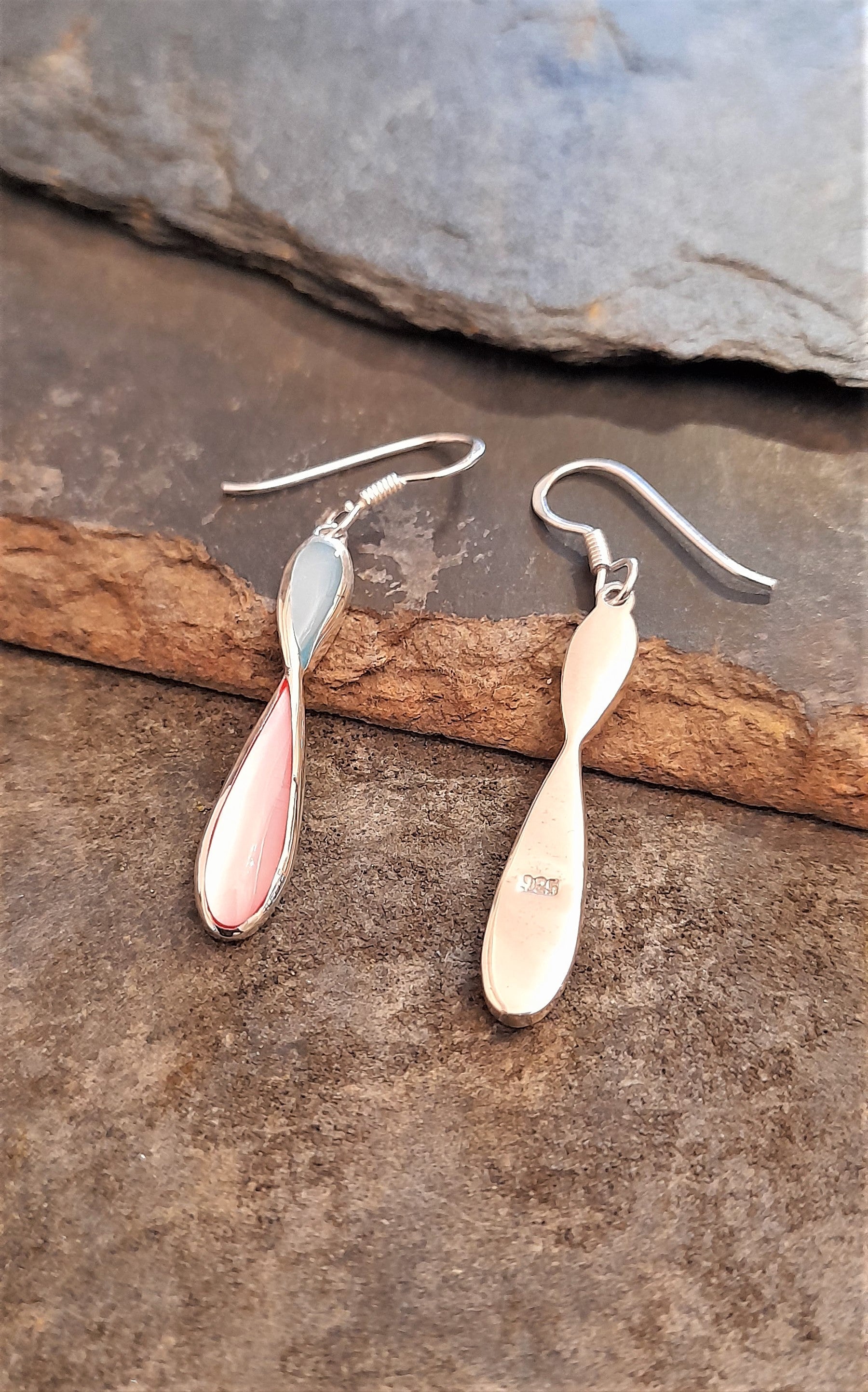 28mm Pink/Blue Mother of Pearl Drop Er