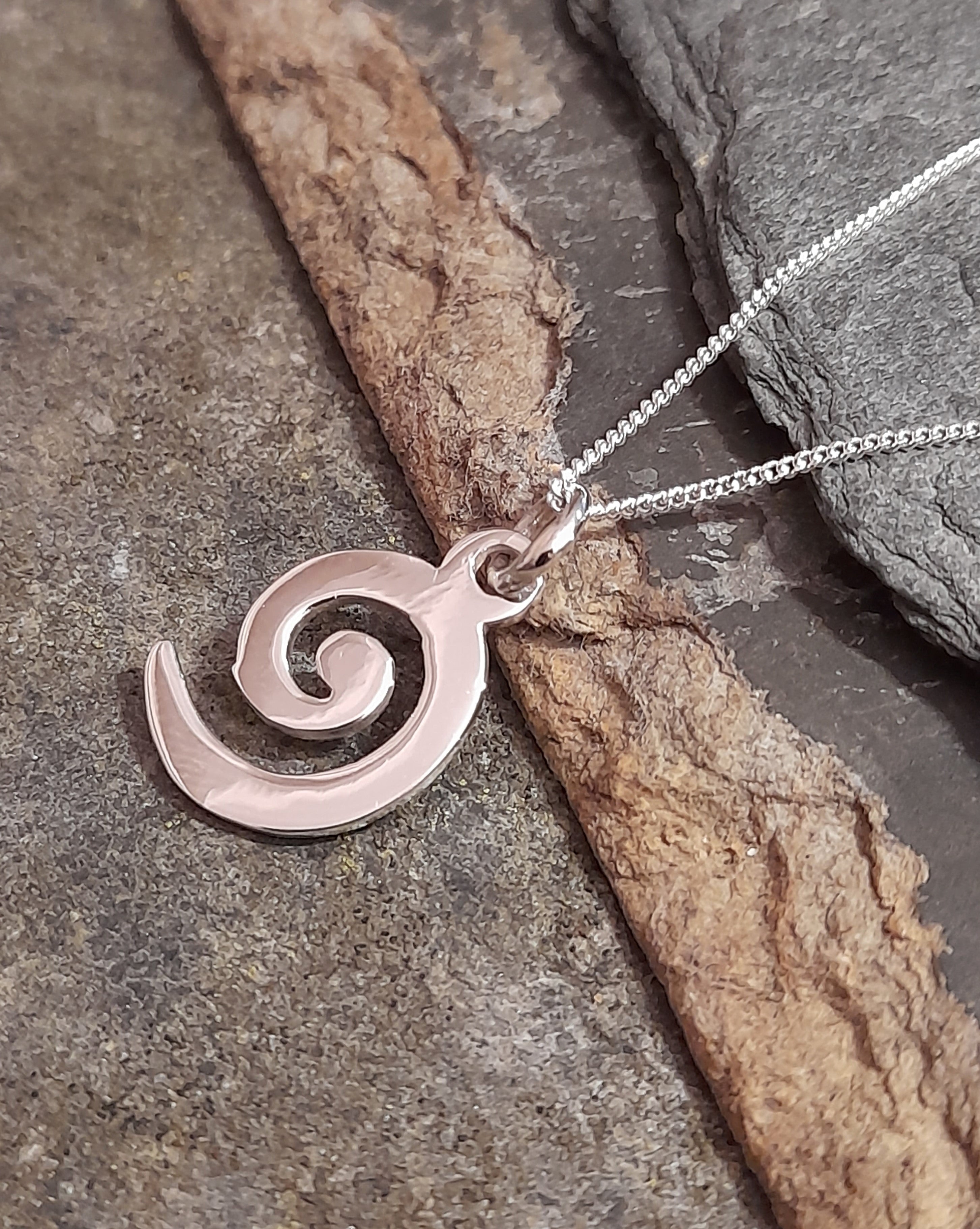 10X15mm Swirl Pendant