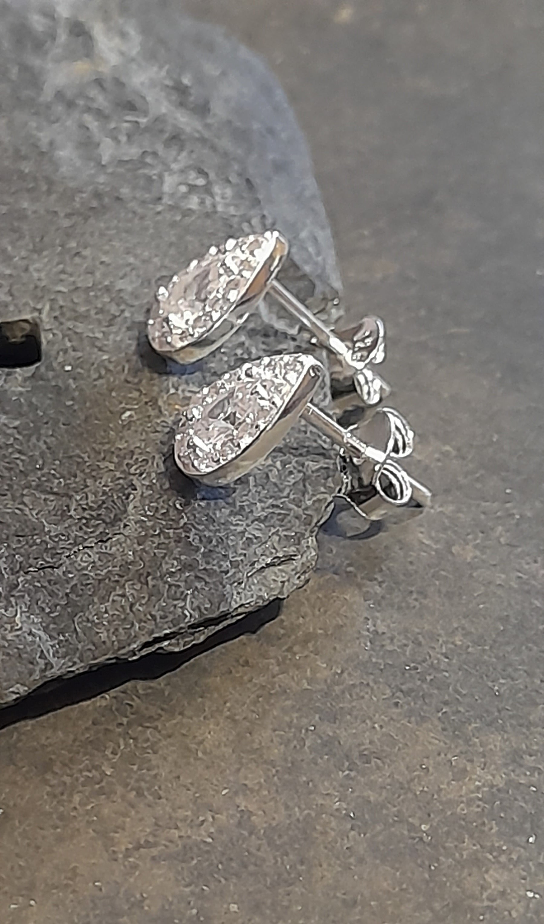 Clear Cubic Zirconia Teardrop Stud 8 X 6mm