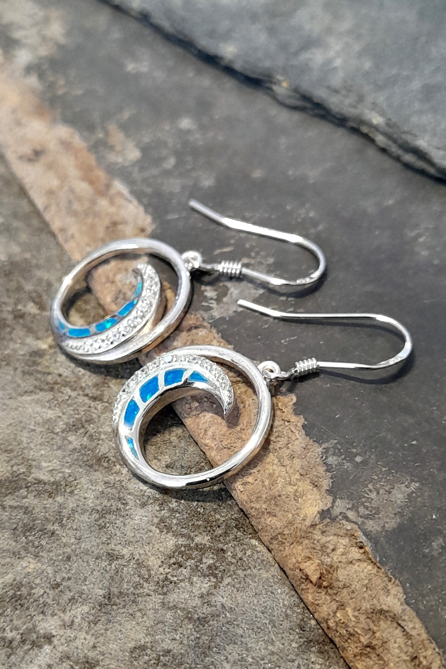 Syn Opal & Cubic Zirconia Wave 15mm Diameter Er