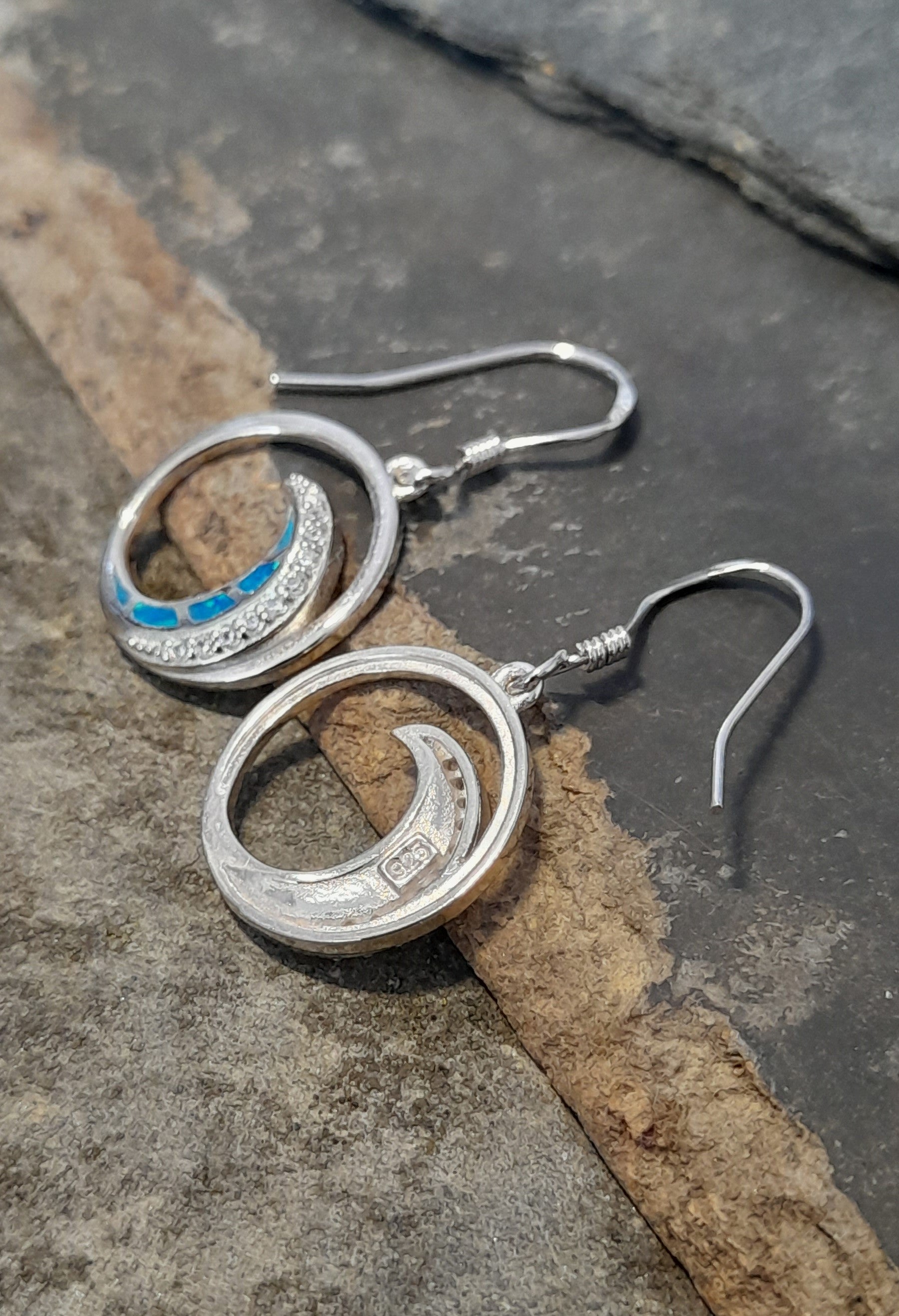 Syn Opal & Cubic Zirconia Wave 15mm Diameter Er