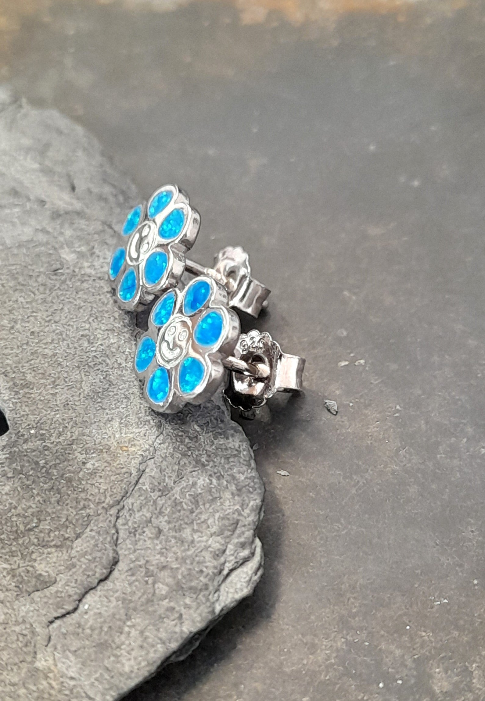 Syn Opal Flower Stud 10mm