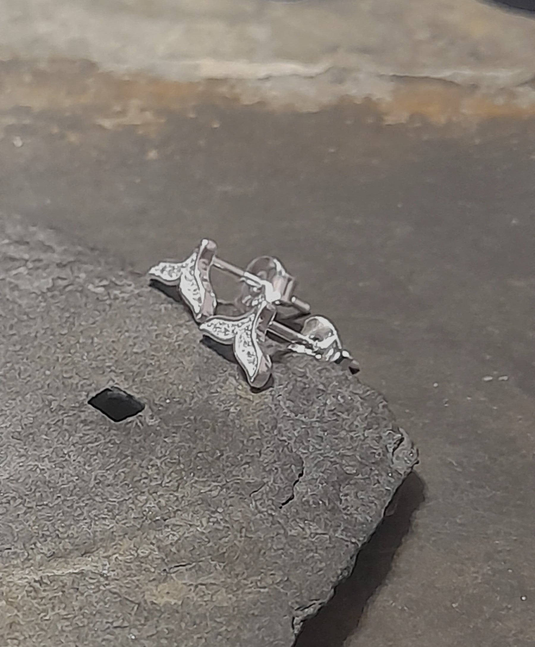Cubic Zirconia Whale Tail 9 X 4mm
