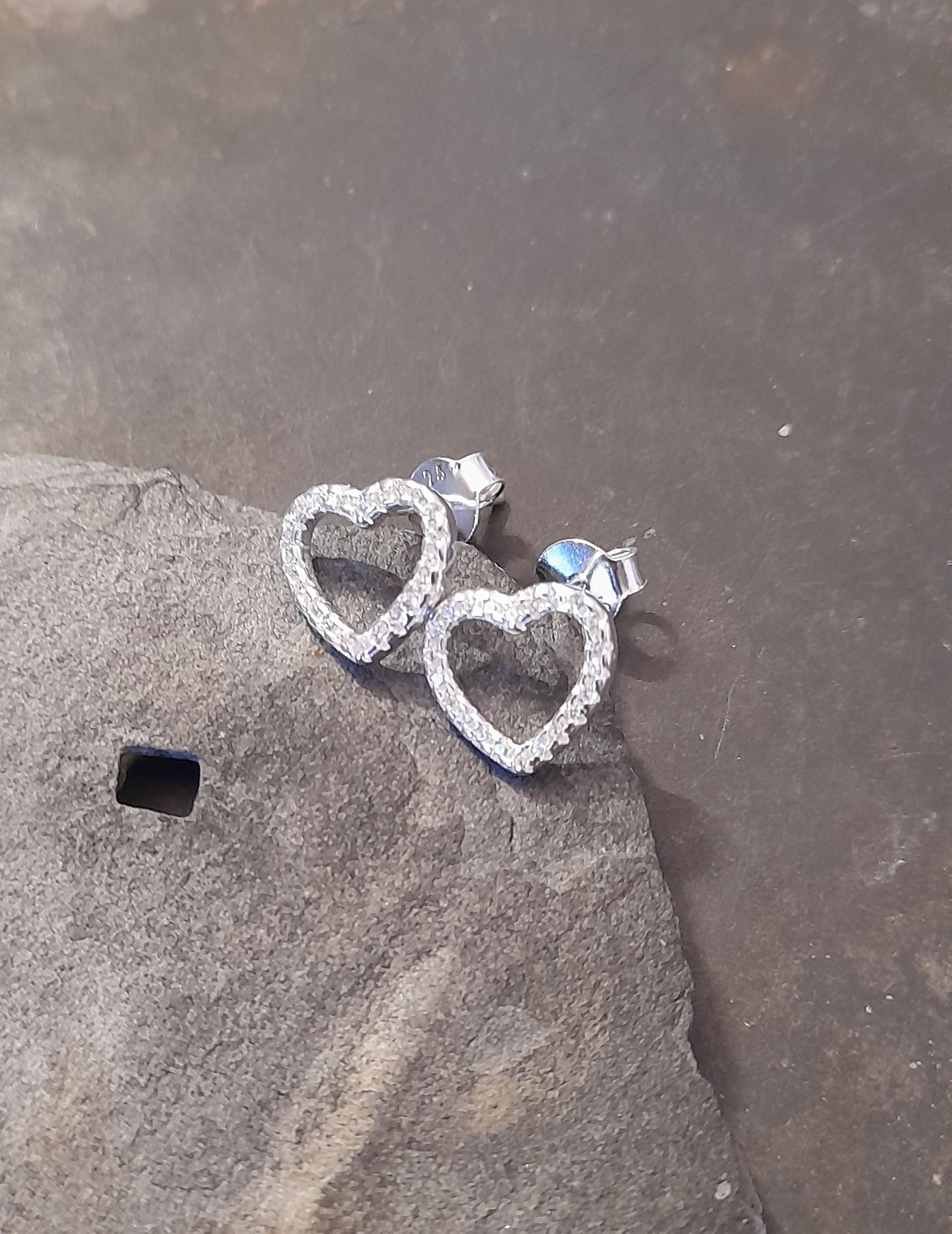Clear Cubic Zirconia 10mm Outline Heart