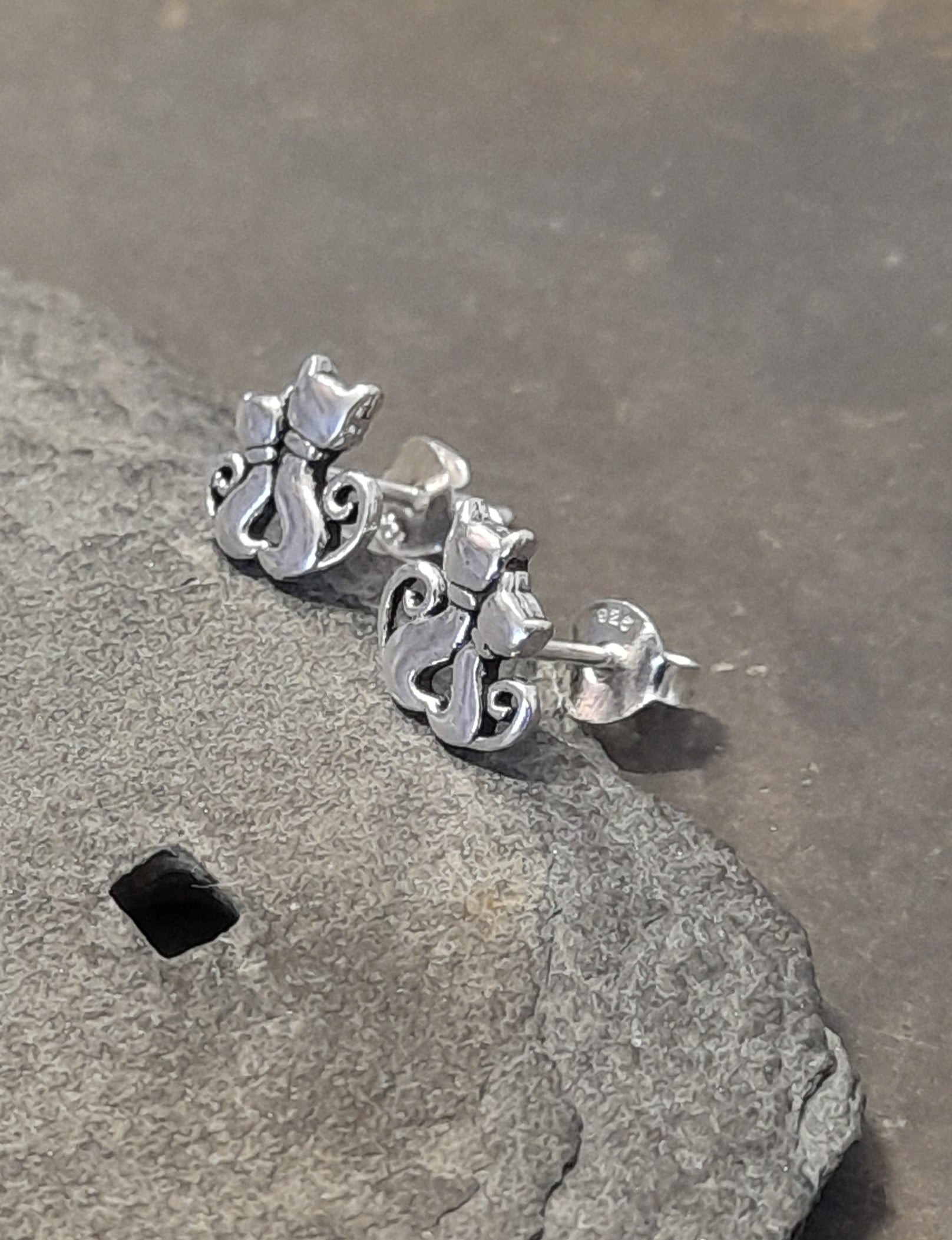 2 Cat Stud 7 X 8mm