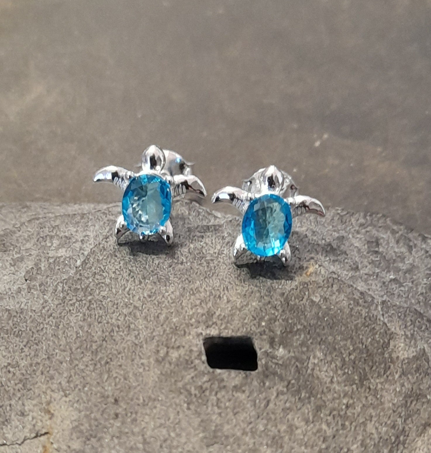 Aqua Cubic Zirconia Turtle 8 X 7mm