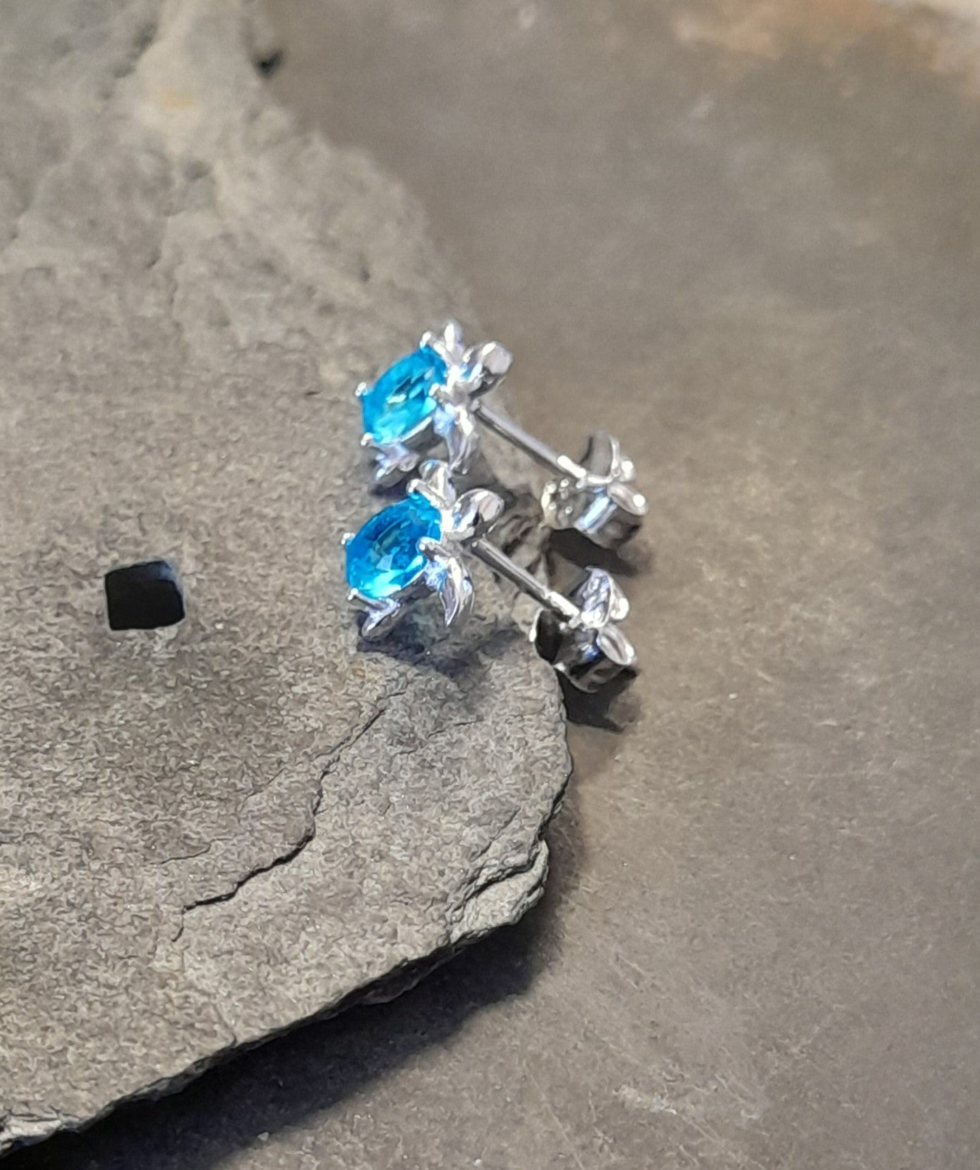 Aqua Cubic Zirconia Turtle 8 X 7mm