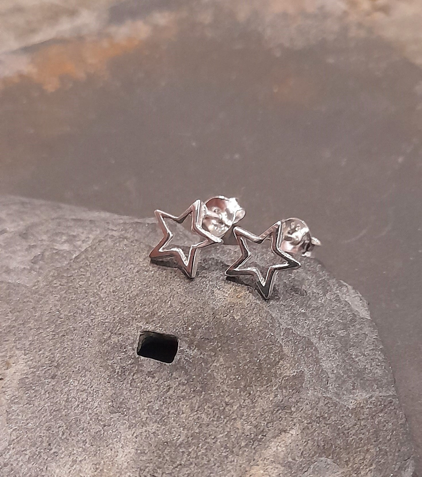 Outline Star Stud 9 mm