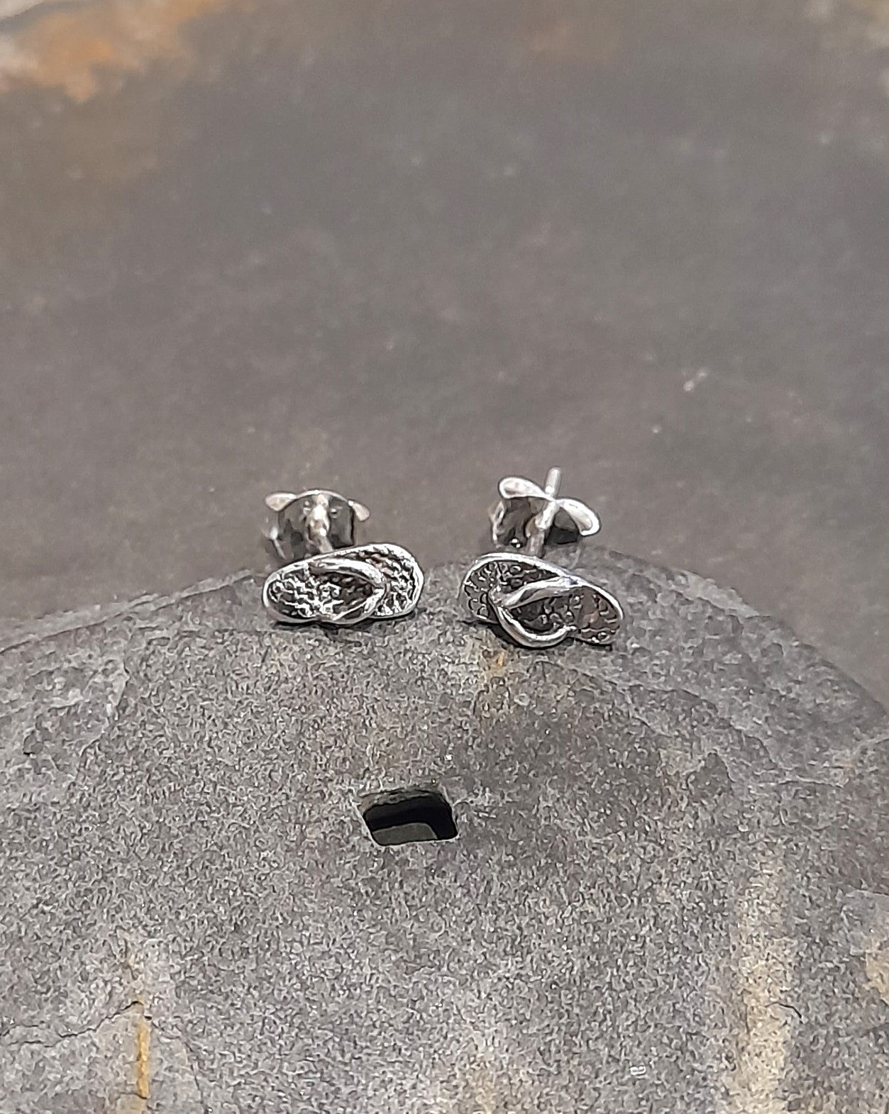Flip Flop Stud 8X3mm