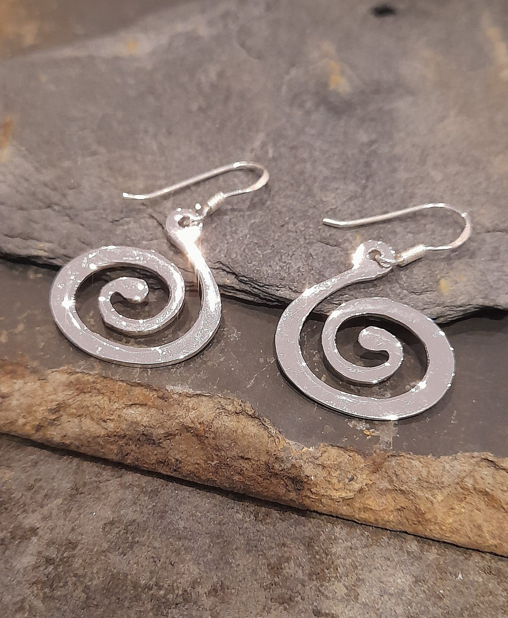 20X20mm Oval Swirl Earring