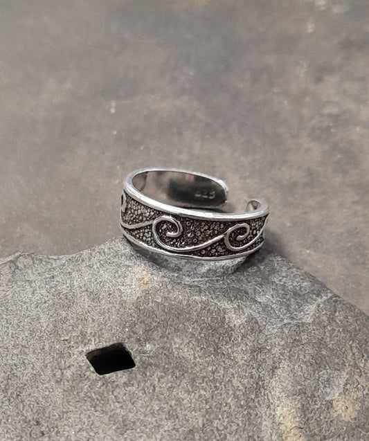 TR063 - OXIDISE WAVE T/RING UN-BOXED