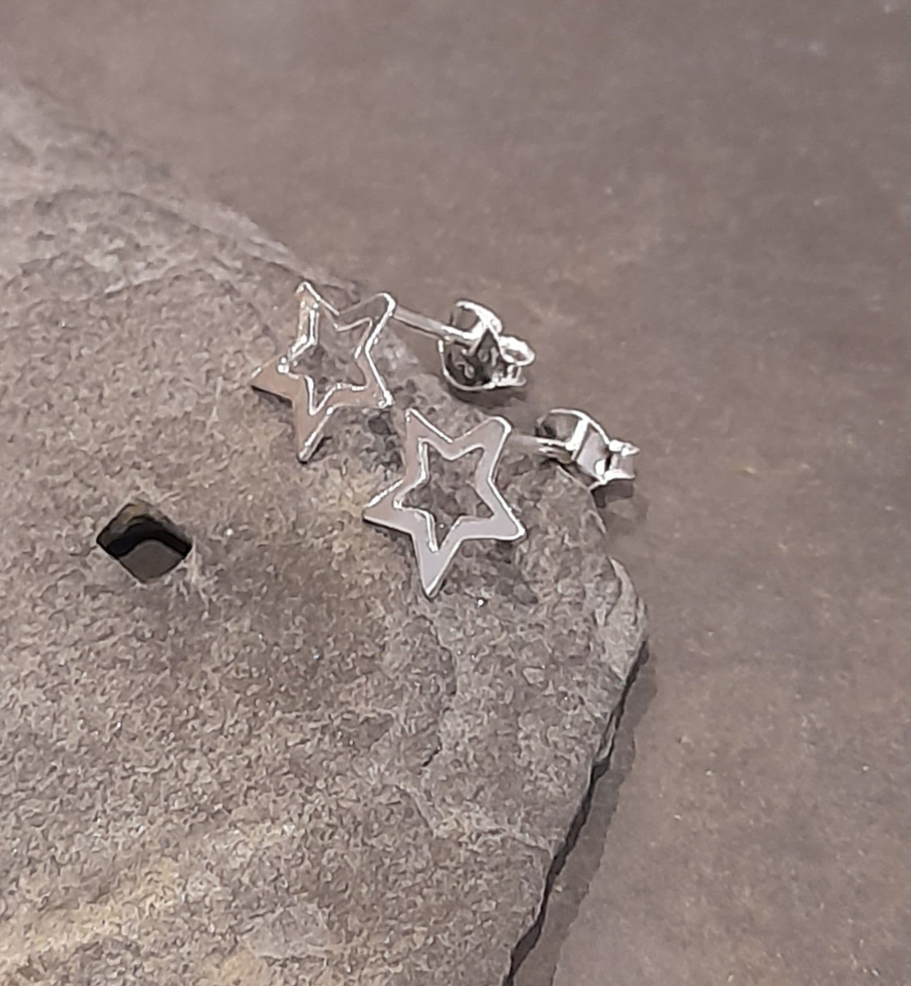 9mm Outline Star Stud