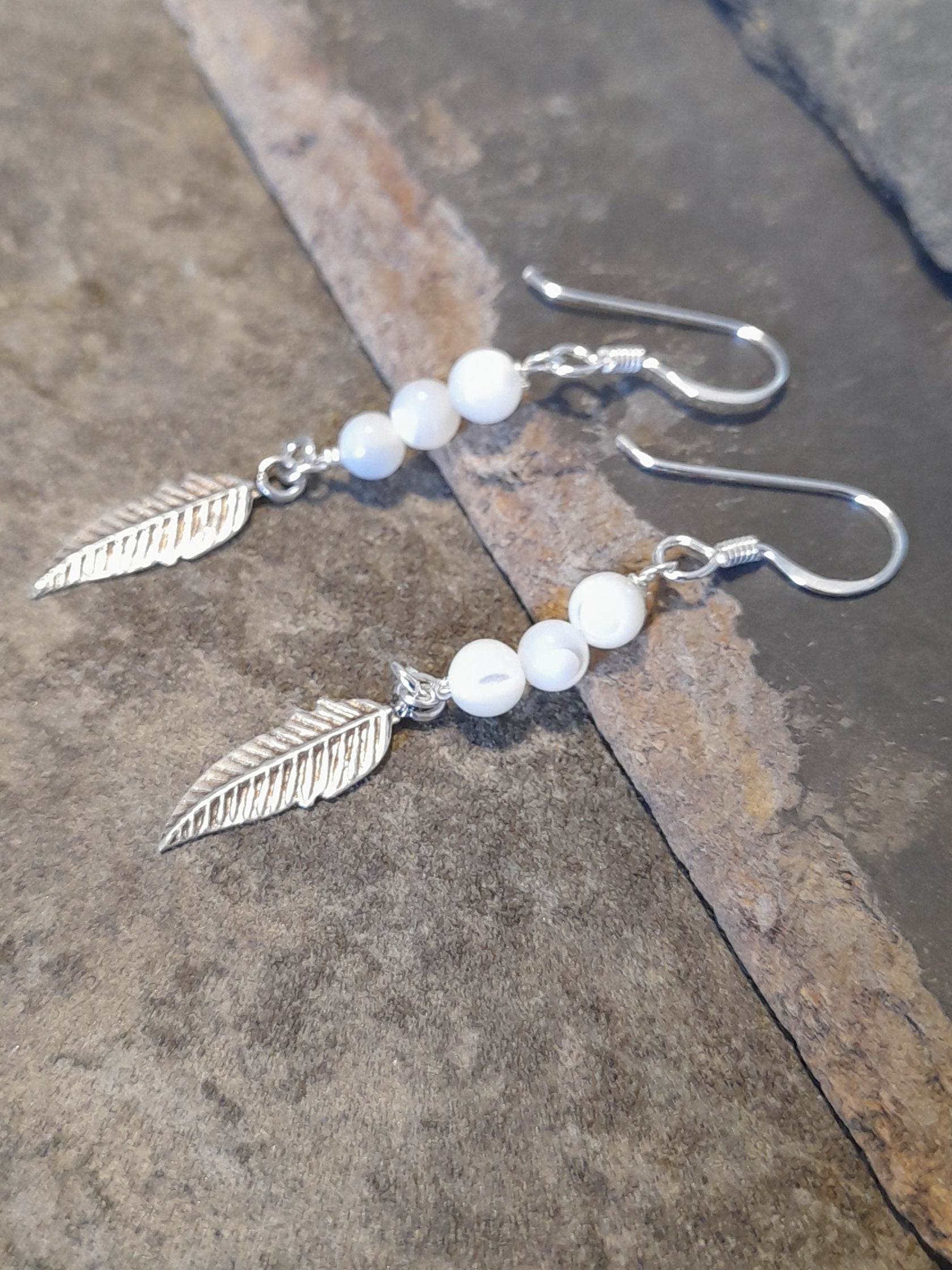 Mother of Pearl & Feather Er 35mm Drop