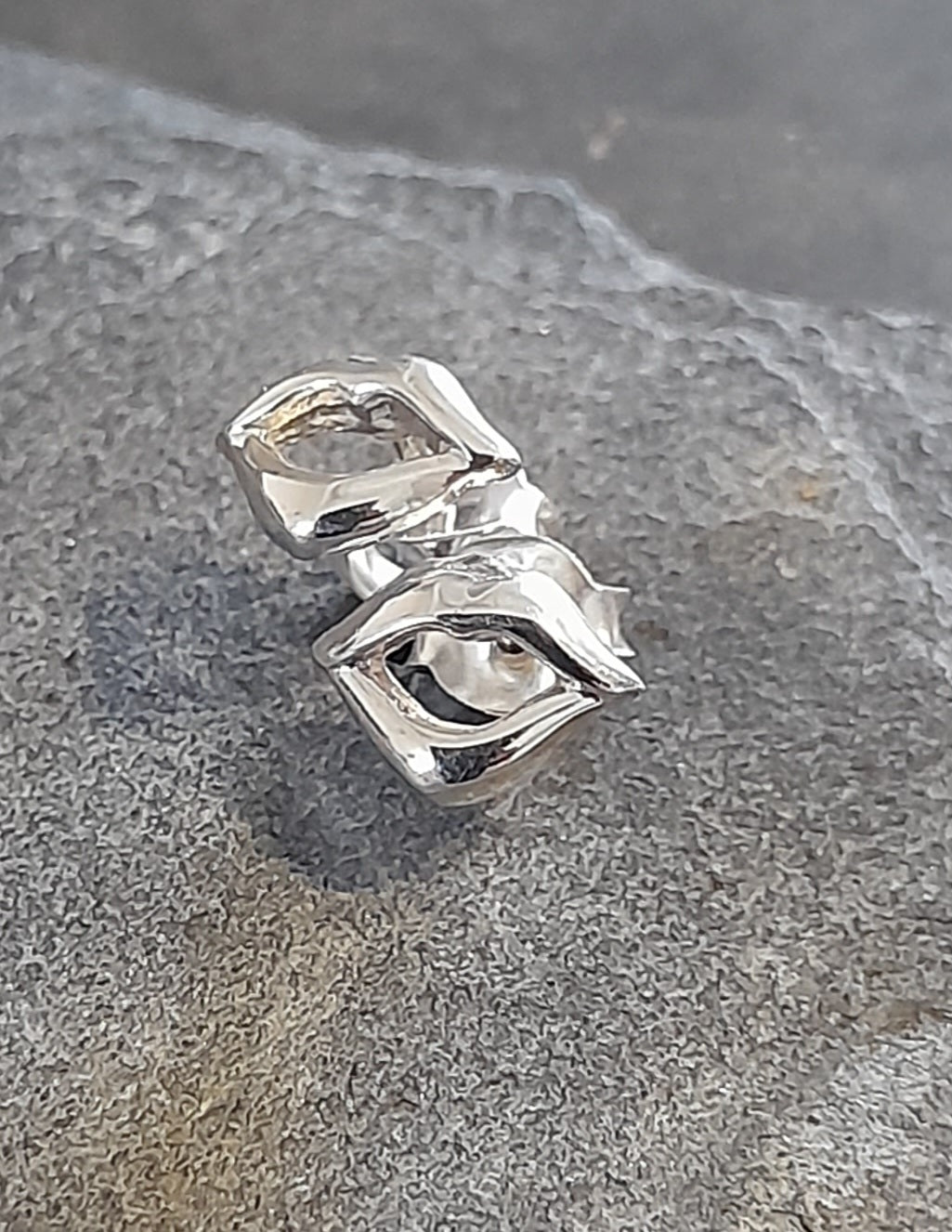 7 X 5 mm Lips Stud
