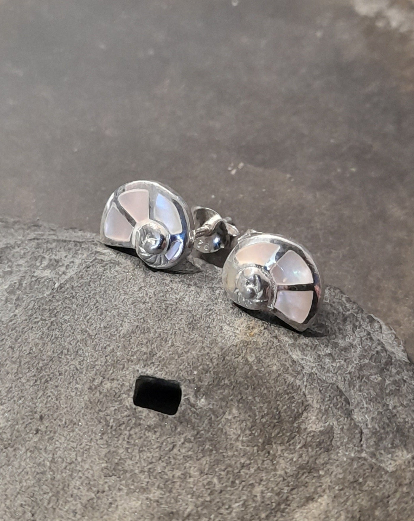 Spiral Shell, Mother of Pearl Inset 9X8mm Stud