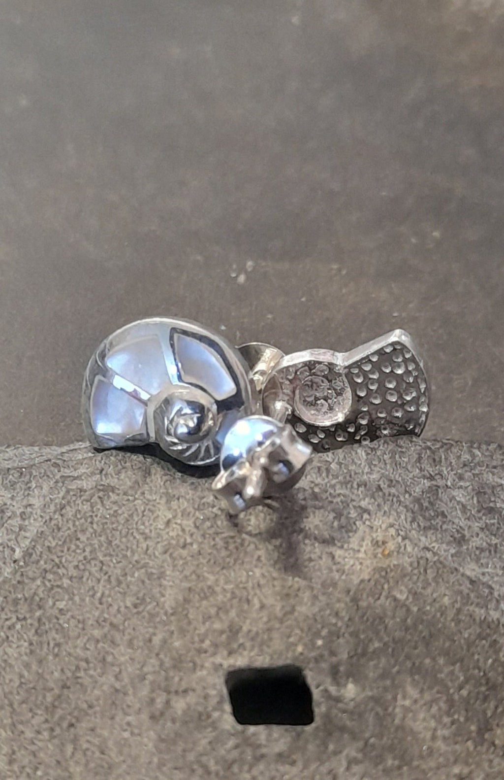 Spiral Shell, Mother of Pearl Inset 9X8mm Stud