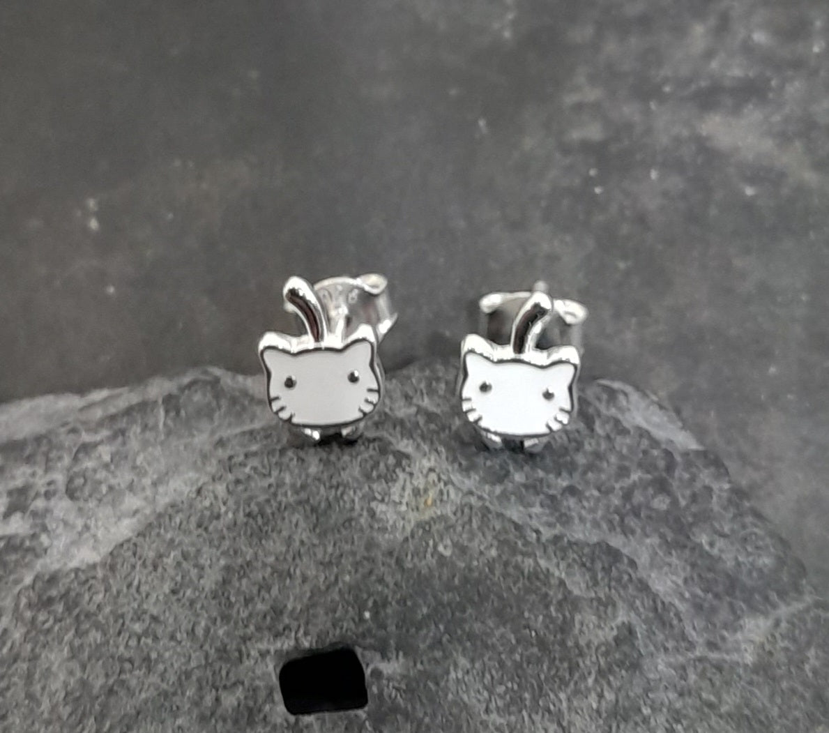 Cat Enamel Stud 5mm