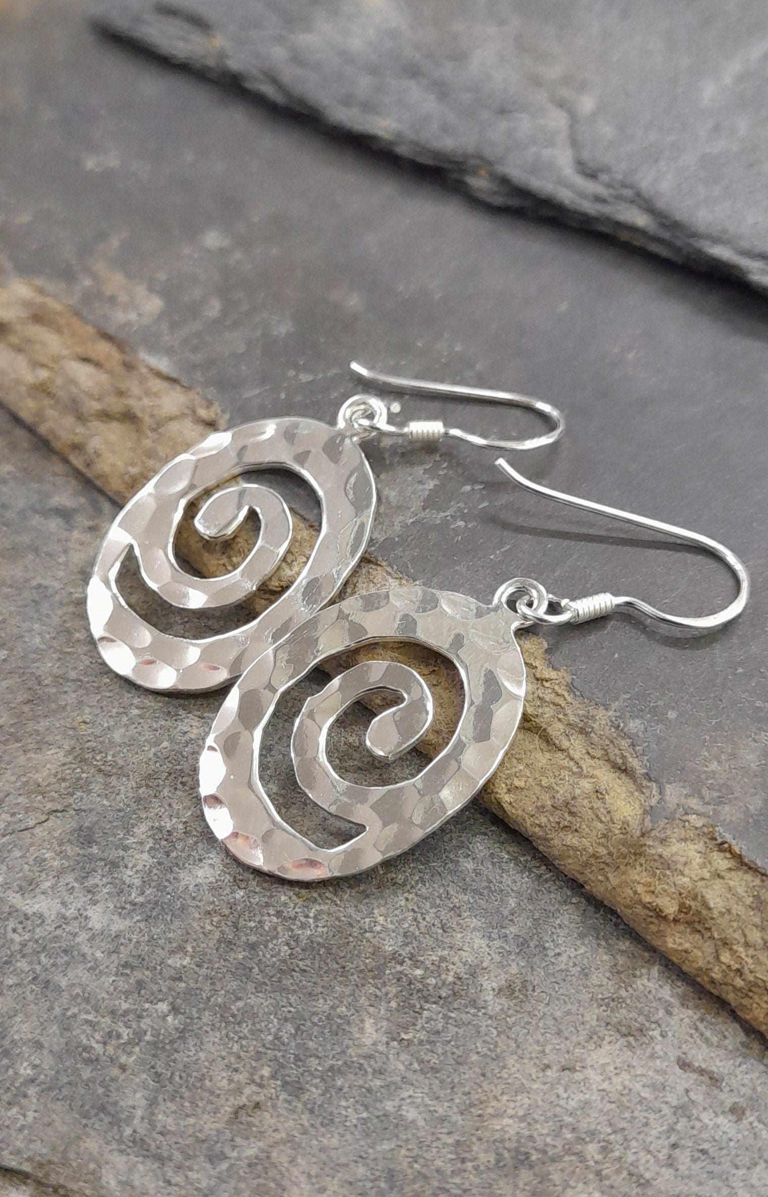 Hammered Oval Swirl Earring 16 X 21mm