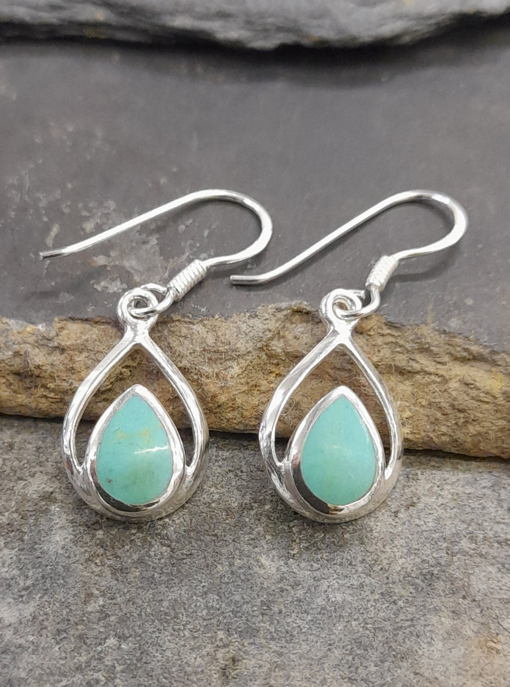 Green Howlite Outline Teardrop Earring 13X10M