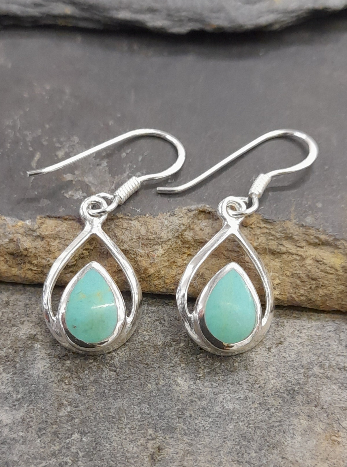 Green Howlite Outline Teardrop Earring 13X10M