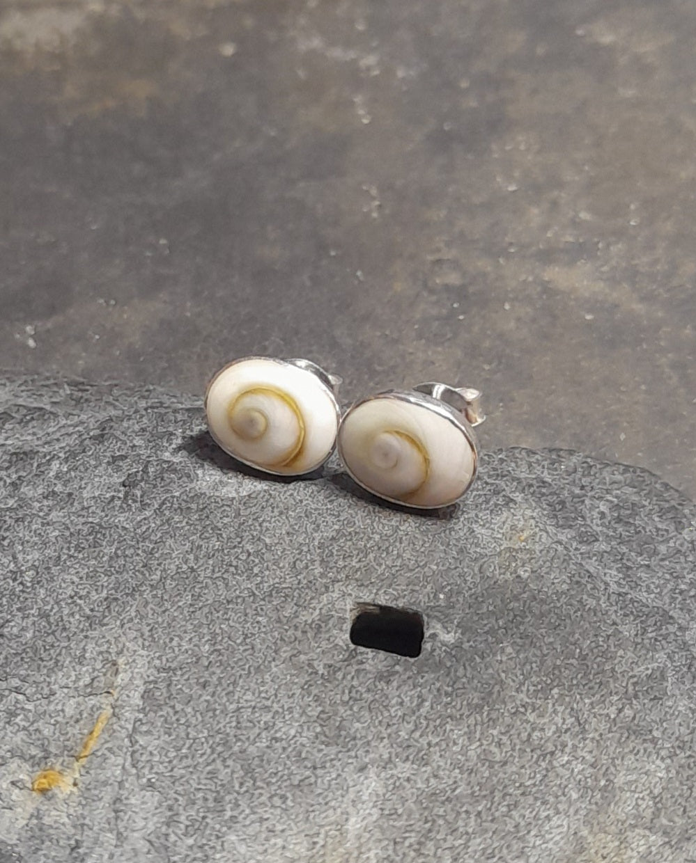 Oval Shiva Stud 8X6mm
