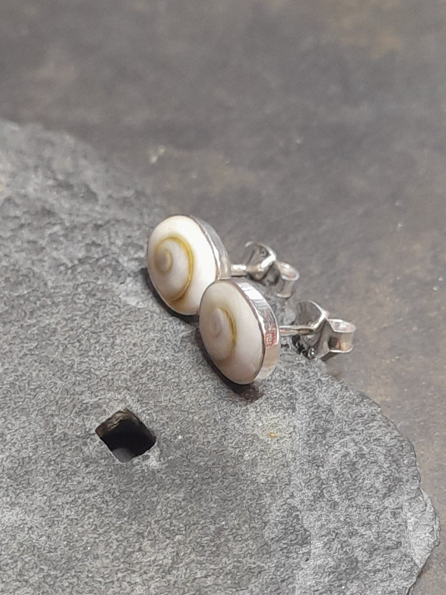 Oval Shiva Stud 8X6mm