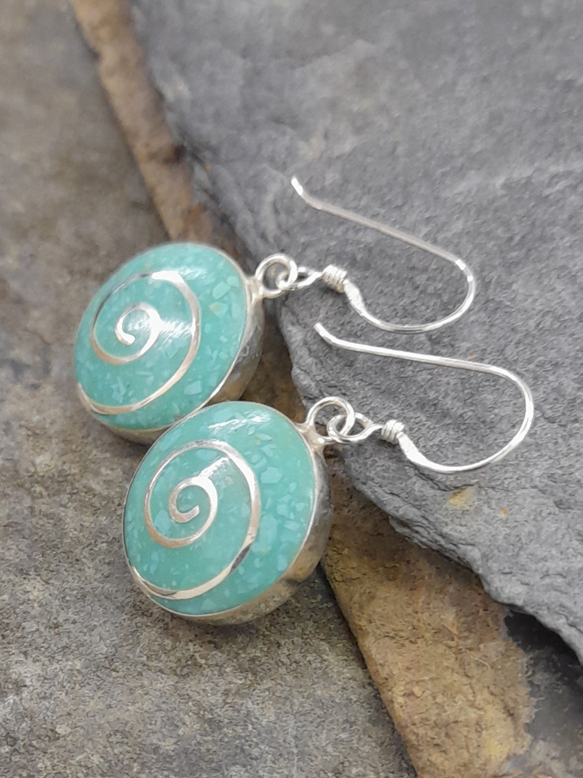 Round 15mm Green Swirl Earring