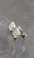 Mother of Pearl Flower Stud 6mm