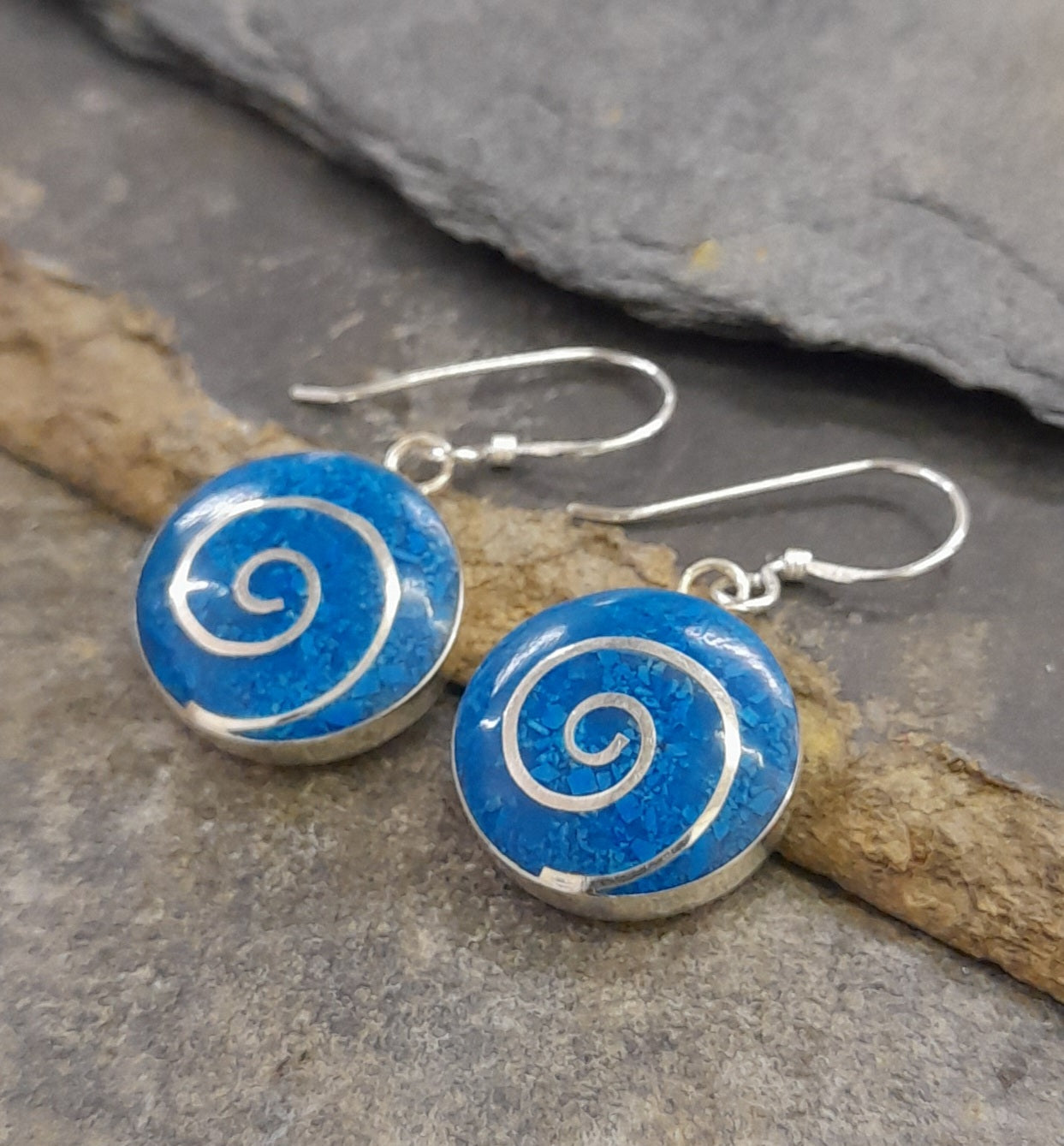 Round 15mm Blue Swirl Earring