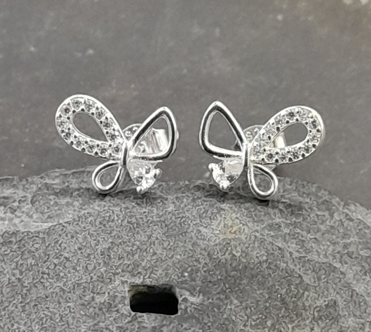 Cz Bow stud 12 X 8MM