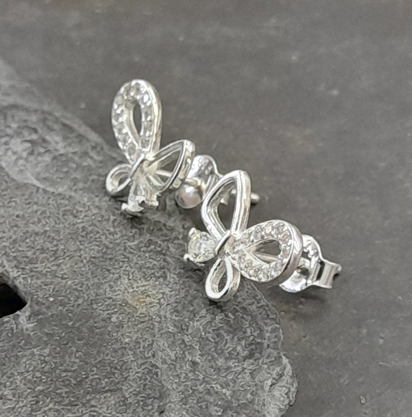 Cz Bow stud 12 X 8MM