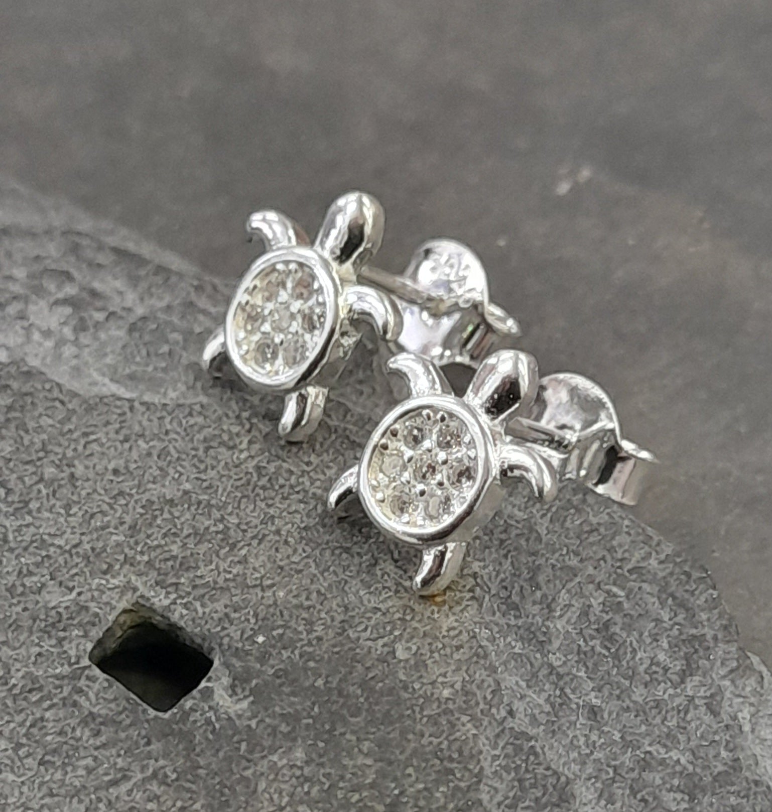 Clear cz turtle stud 6 X 9MM