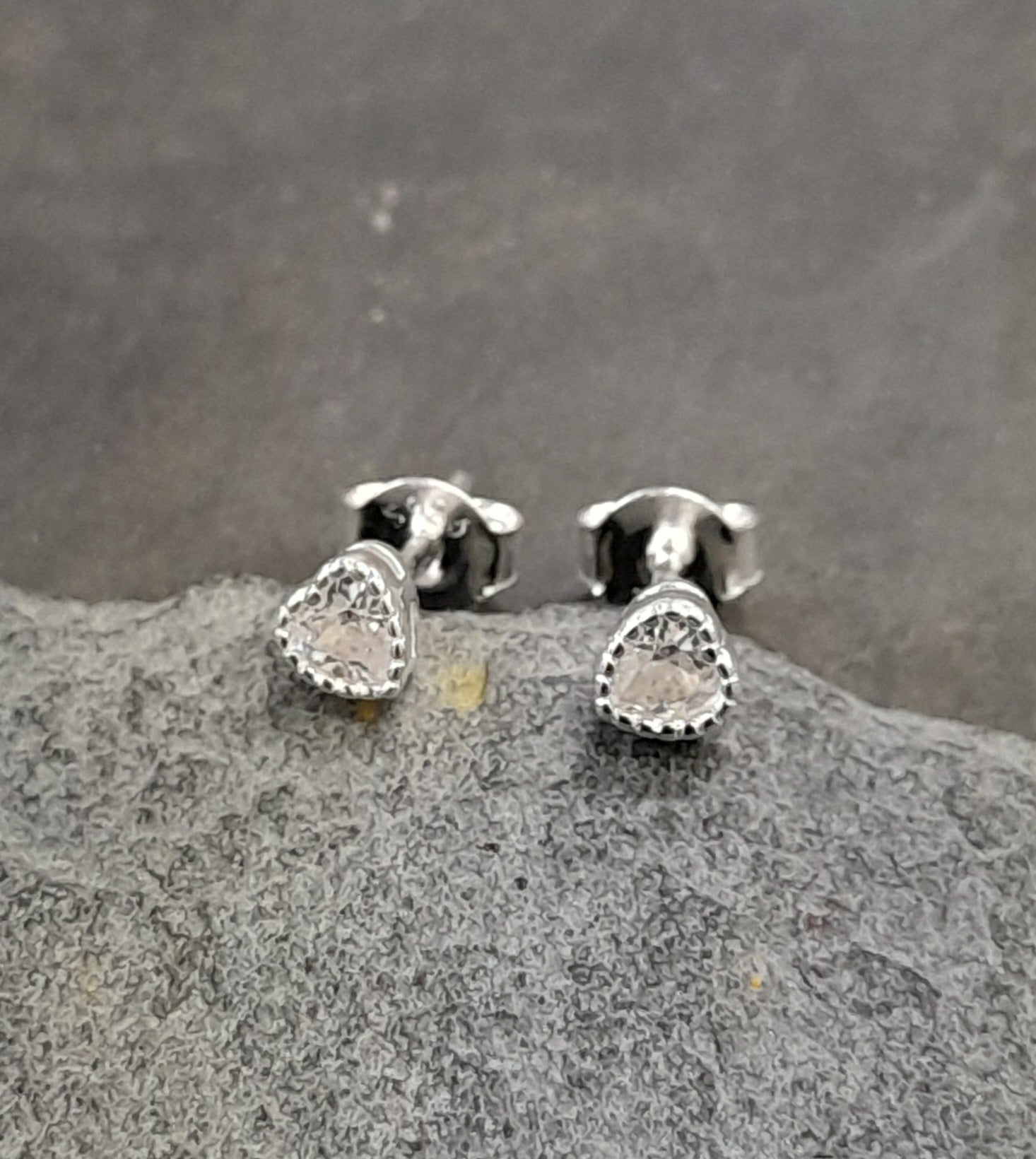 4MM Heart cz stud