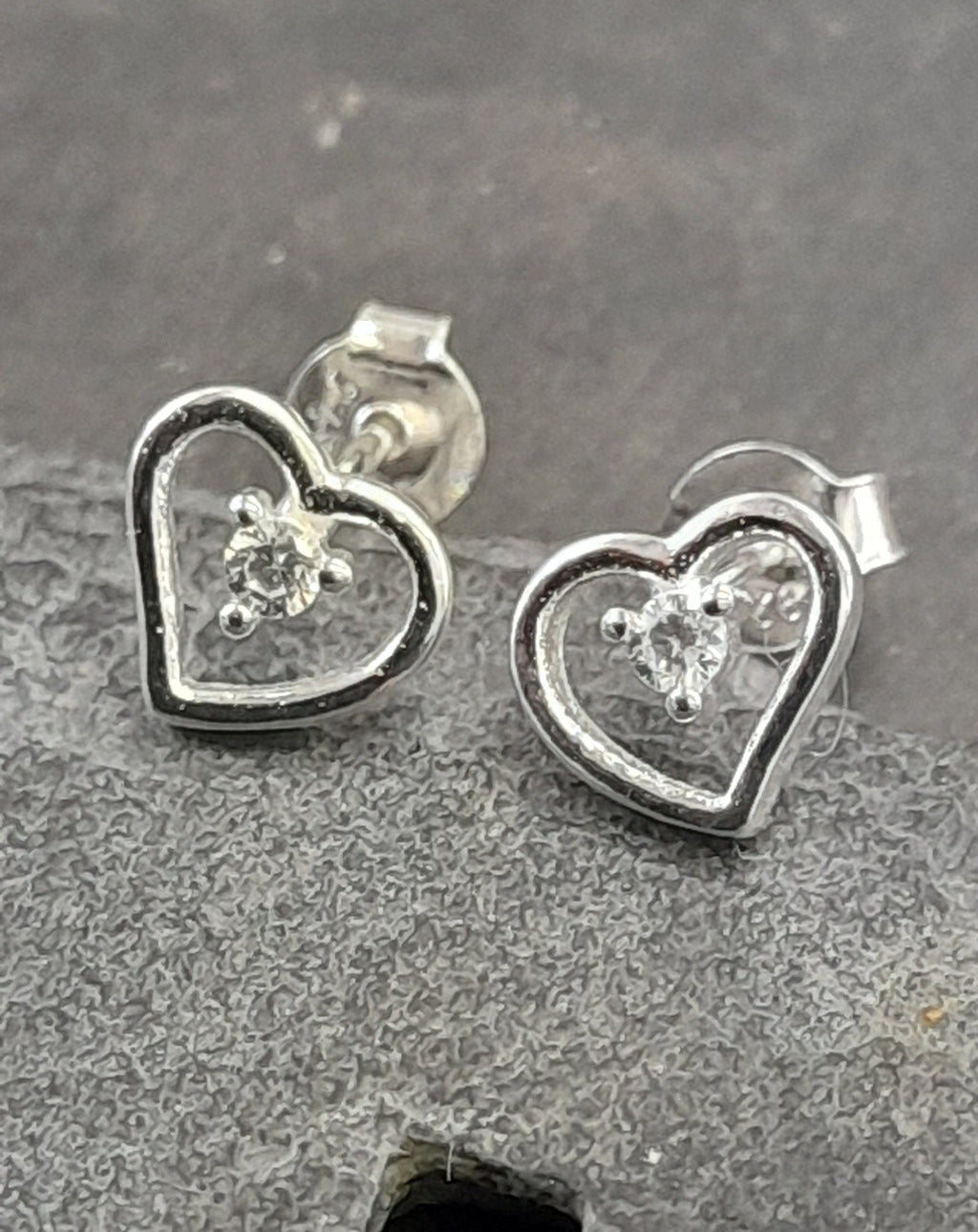 8 X 7MM Heart CZ Stud