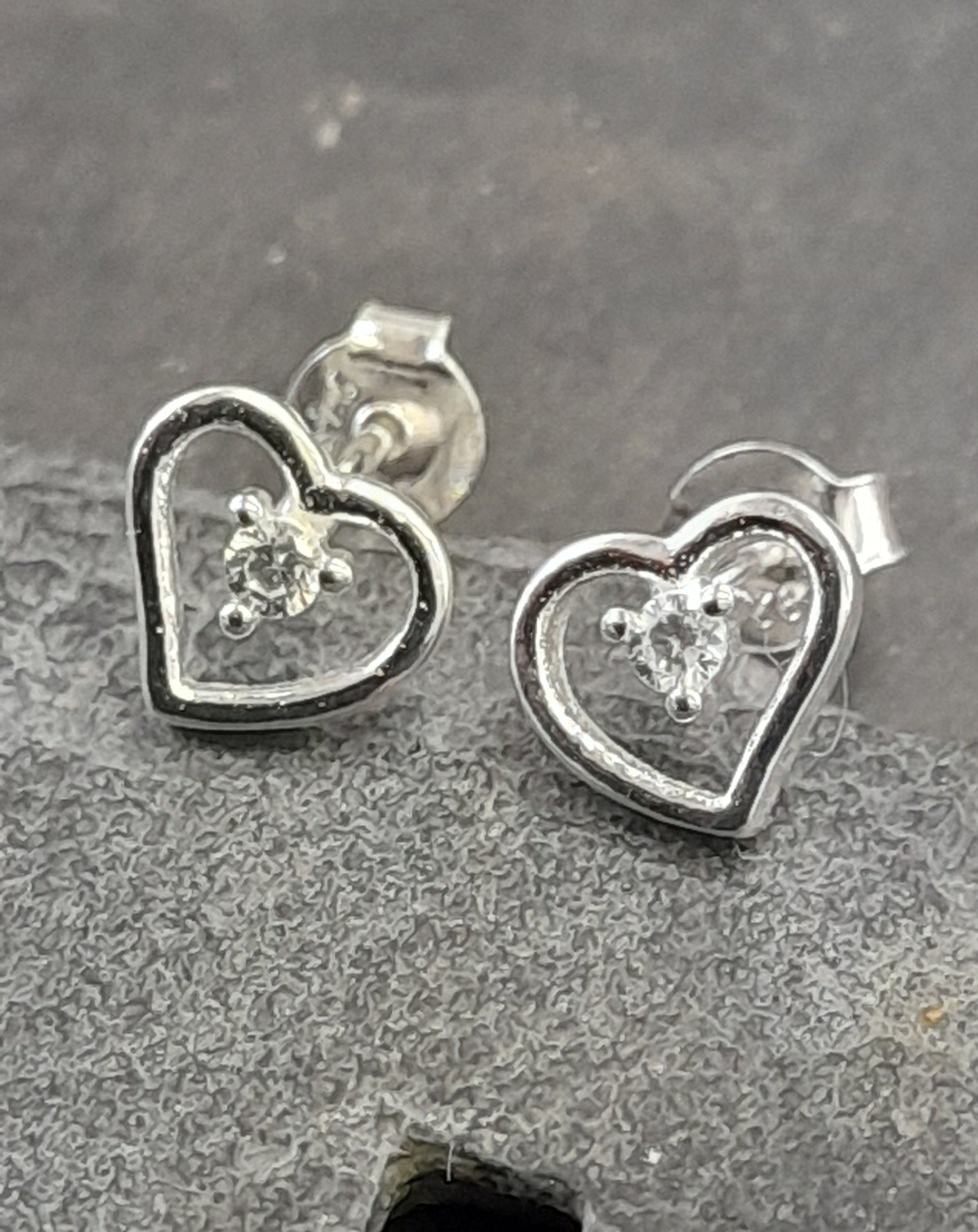 8 X 7MM Heart CZ Stud
