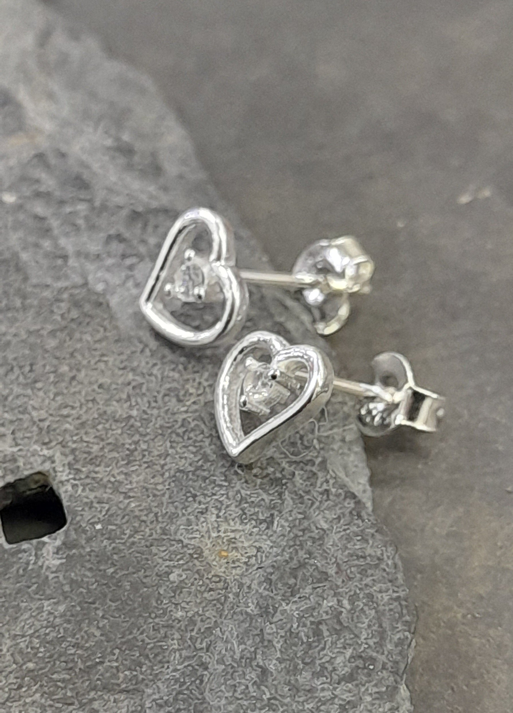 8 X 7MM Heart CZ Stud