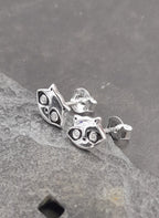 9 X 6MM Black eyed cat stud CZ