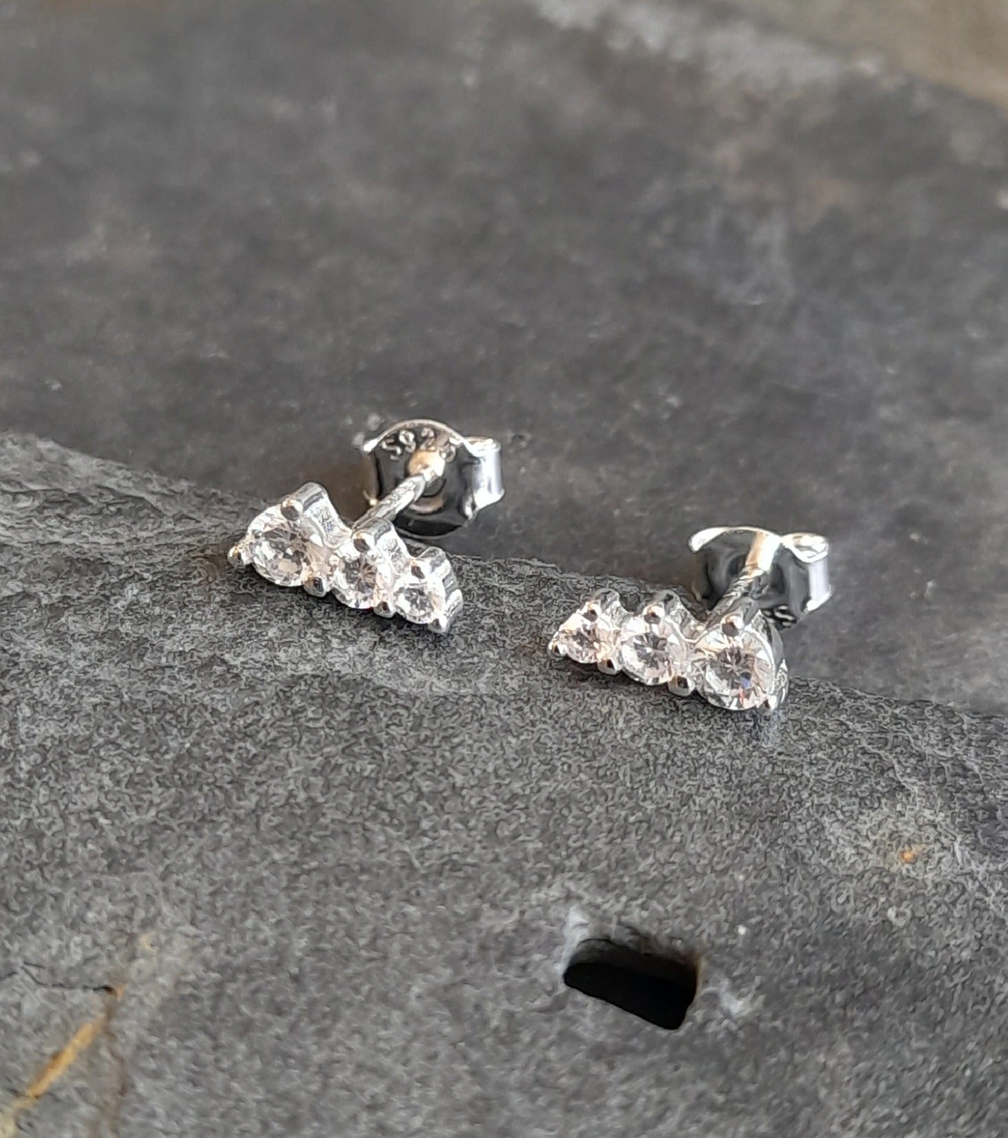 Varigated 3 row clear cz stud 8mm