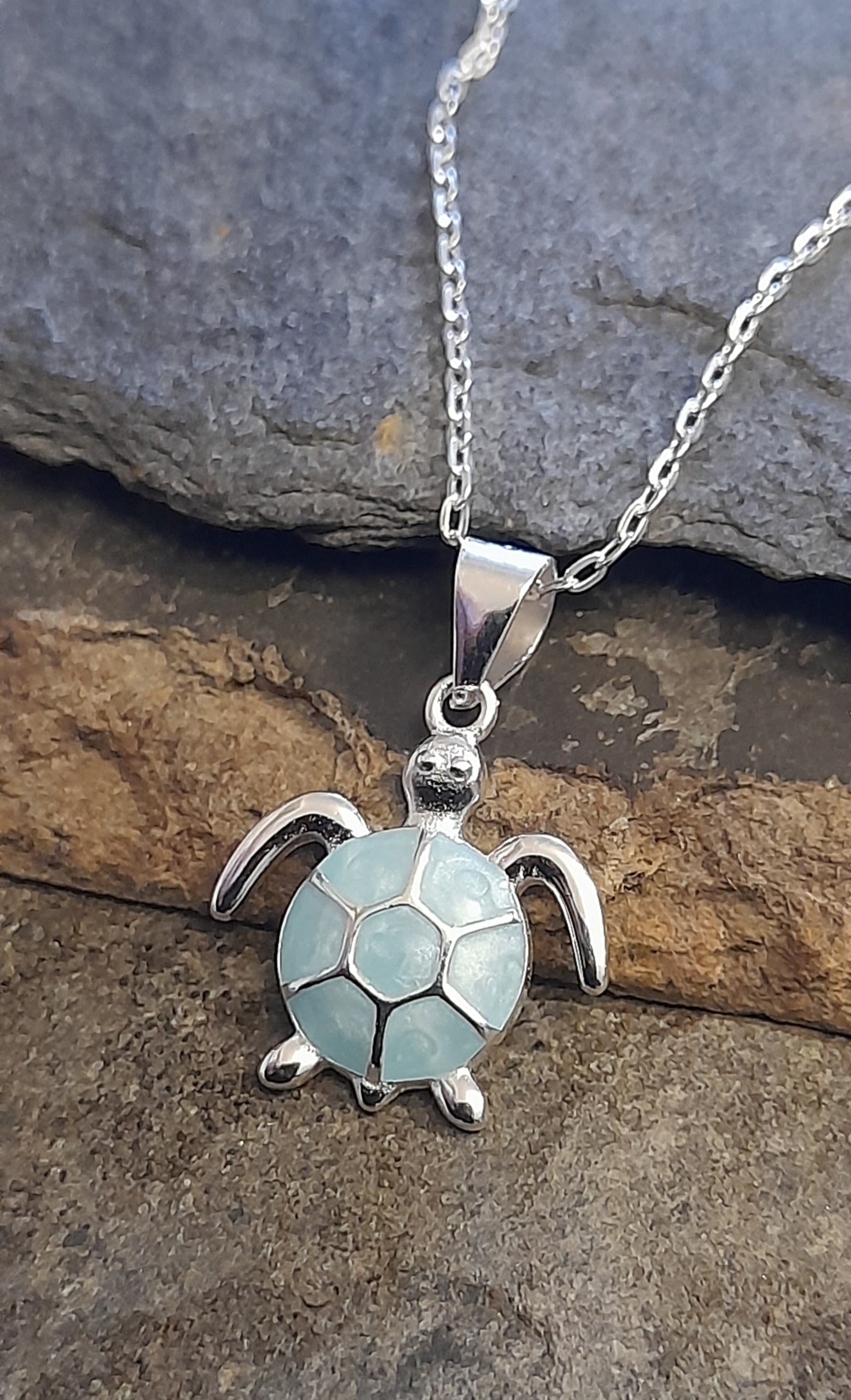 SP498BC - RESIN TURTLE PENDANT 14 X 12MM