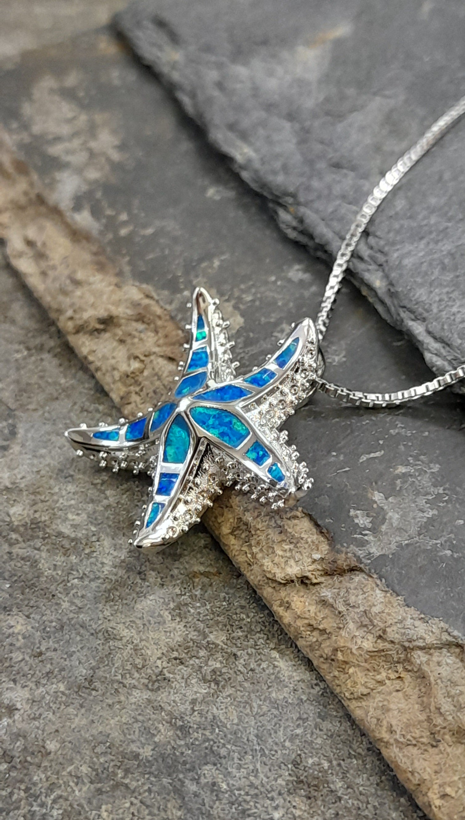 SP502BC - STARFISH SYN OPAL PENDANT 25MM S/PLATE