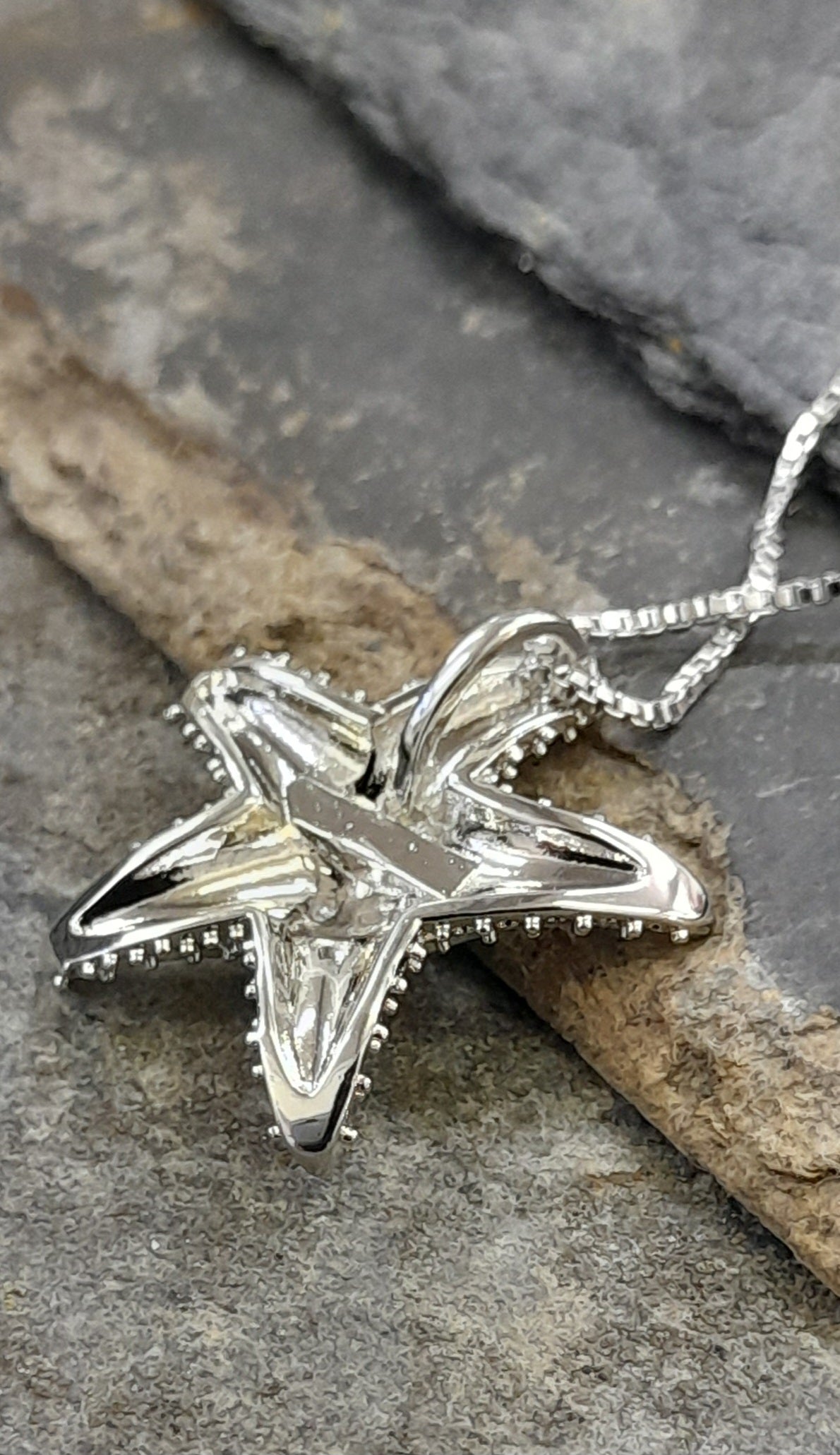 SP502BC - STARFISH SYN OPAL PENDANT 25MM S/PLATE